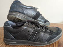 Load image into Gallery viewer, Ecco School Shoes - EU33 UK1