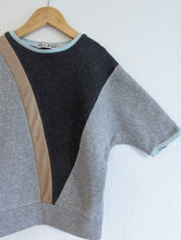 Load image into Gallery viewer, Pala Mino Handmade Fabulous Retro Gold Stripe Sweatshirt - 7 Years