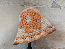Load image into Gallery viewer, Vintage Preloved Straw Crocheted hat Girls Flower Cool retro Design
