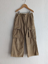Load image into Gallery viewer, Joules Corduroy Cargo Trousers - 7 Years
