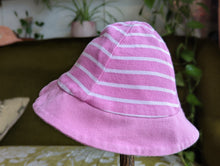 Load image into Gallery viewer, JoJoMaman Summer Hat - 6 Months
