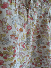 Load image into Gallery viewer, Cyrillus Light French Floral Tunic - 8 Years
