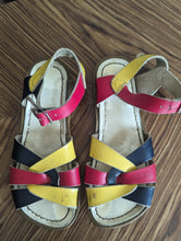 Load image into Gallery viewer, Saltwater Tootsa Macginty Sandals Kids
