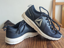 Load image into Gallery viewer, Reebok Navy Trainers EU 31 - UK 13
