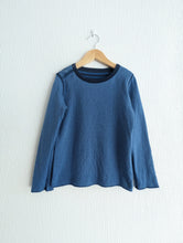 Load image into Gallery viewer, Soft Petit Bateau Marin Top - 8 Years
