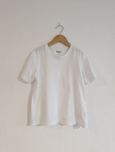 Load image into Gallery viewer, M&amp;S White PE Tee - 8 Years
