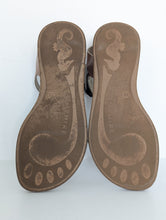 Load image into Gallery viewer, Gorgeous Tan Samphire Sandals  EU35 UK2.5
