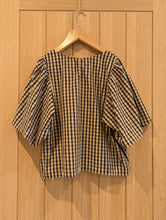 Load image into Gallery viewer, Beautiful Gingham Levi's Tunic - 10 Years
