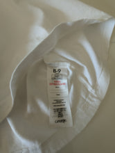 Load image into Gallery viewer, Simple White T Shirt - 9 Years
