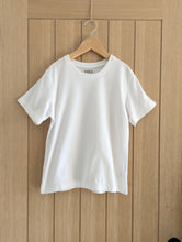 Load image into Gallery viewer, M&amp;S White T Shirt - 8 Years
