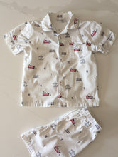 Load image into Gallery viewer, the Little White Company London Pyjamas - 10 Years
