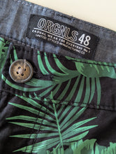 Load image into Gallery viewer, Palm Print Black Shorts - 11 Years
