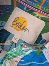 Load image into Gallery viewer, Mini Boden Jungle Print Short Sleeved Shirt - 10 Years
