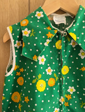 Load image into Gallery viewer, Brilliant Green Vintage Floral Dress - 6 Years
