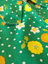 Load image into Gallery viewer, Brilliant Green Vintage Floral Dress - 6 Years
