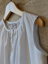 Load image into Gallery viewer, Petite Marie la Nuit Beautiful White Cotton Nightdress - 4 Years
