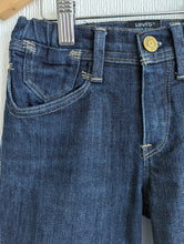 Load image into Gallery viewer, Fabulous Flared Red Tab Levis - 6 Years

