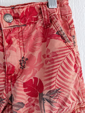 Load image into Gallery viewer, Brilliant Tropical Leaf Shorts - 6 Years
