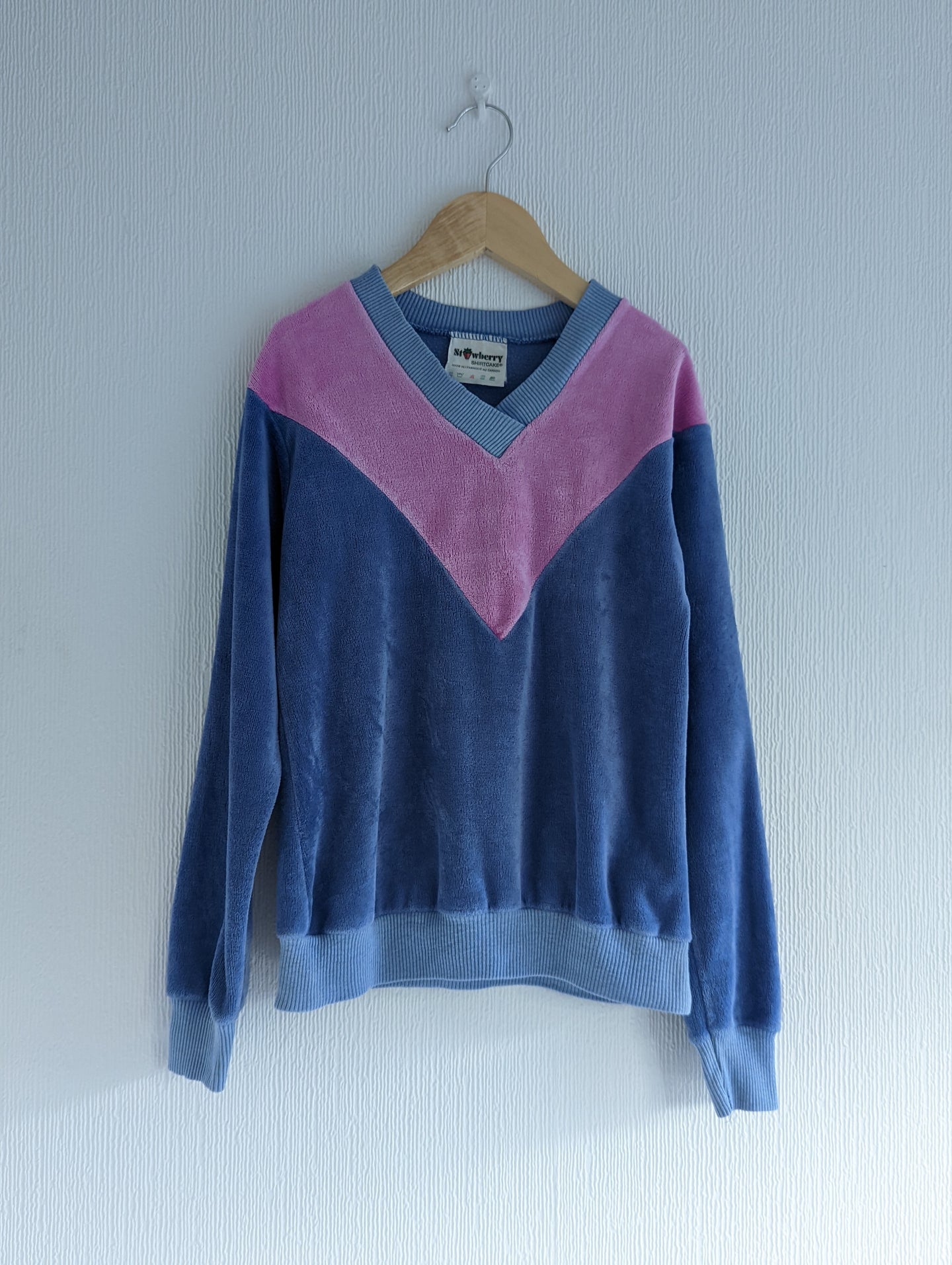 Vintage V-Necked Velour Sweatshirt - 9 Years