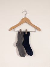 Load image into Gallery viewer, Classic Ribbed Socks 7-10
