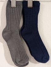 Load image into Gallery viewer, Classic Ribbed Socks 7-10
